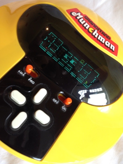 Grandstand Munchman Handheld Game Review - RetroGamesNow!